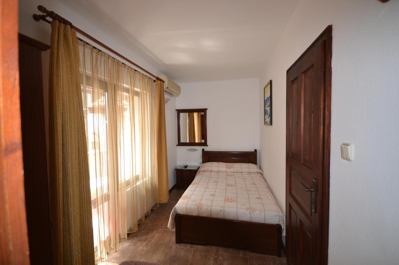 More Family Hotel Sozopol Luaran gambar