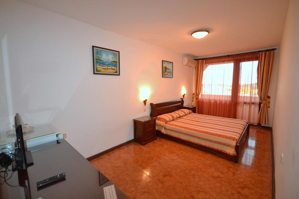 More Family Hotel Sozopol Luaran gambar