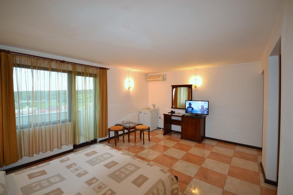 More Family Hotel Sozopol Luaran gambar