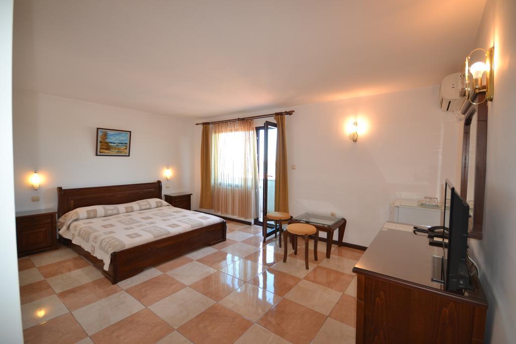 More Family Hotel Sozopol Luaran gambar