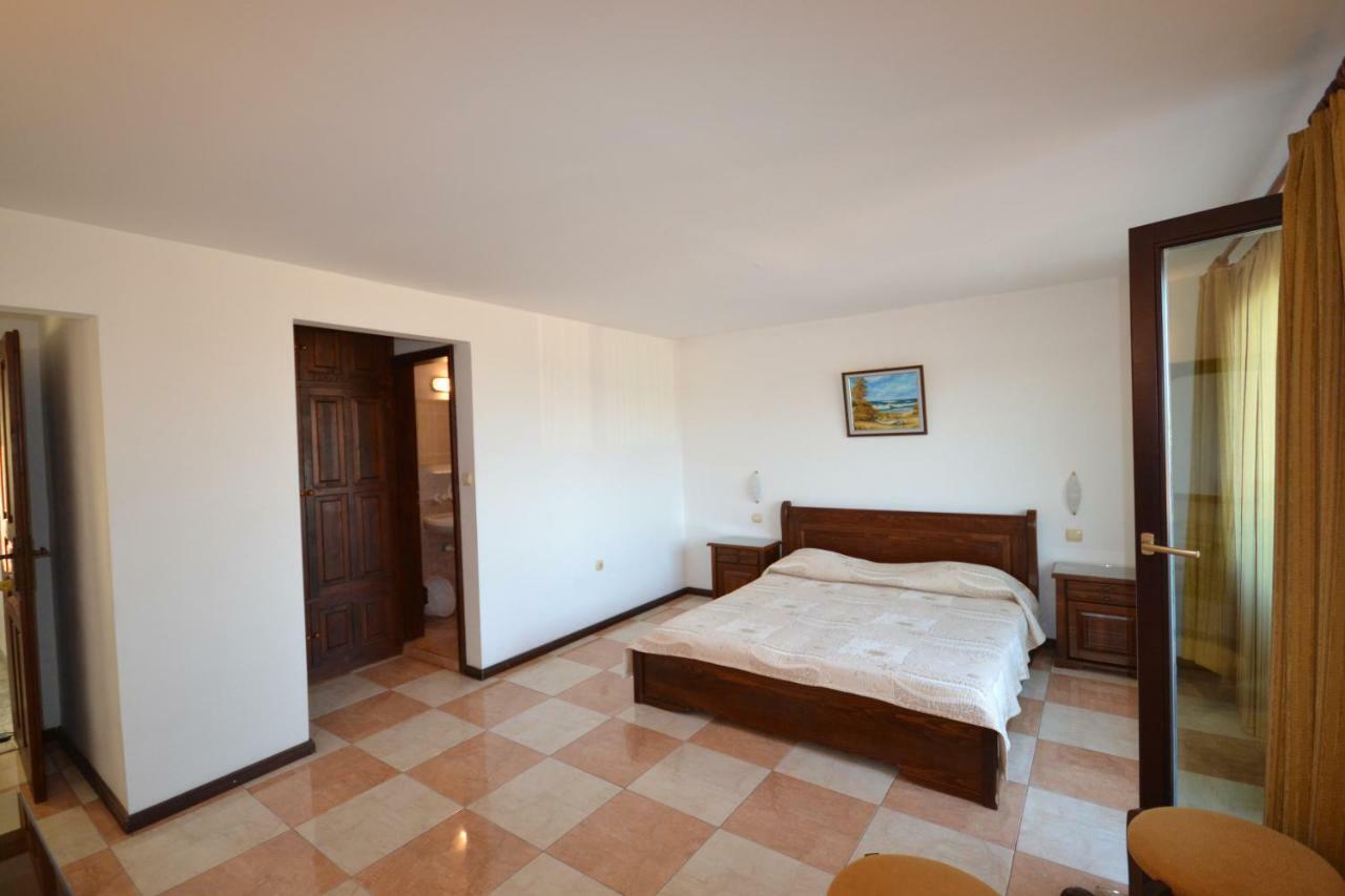 More Family Hotel Sozopol Luaran gambar